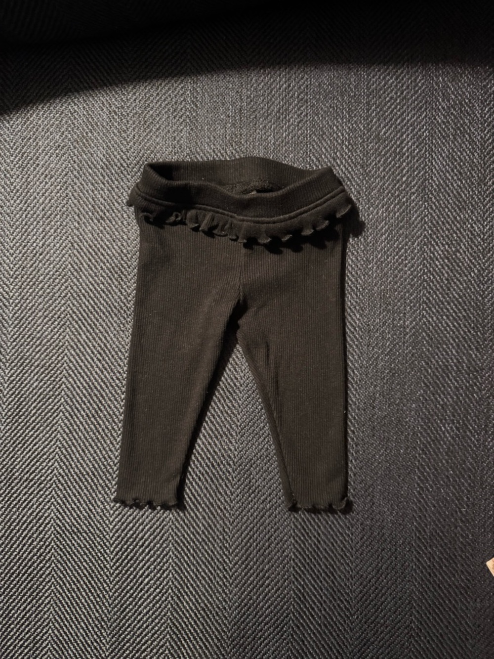 0-3 Month Garanimals Black Ruffle Hem Leggings